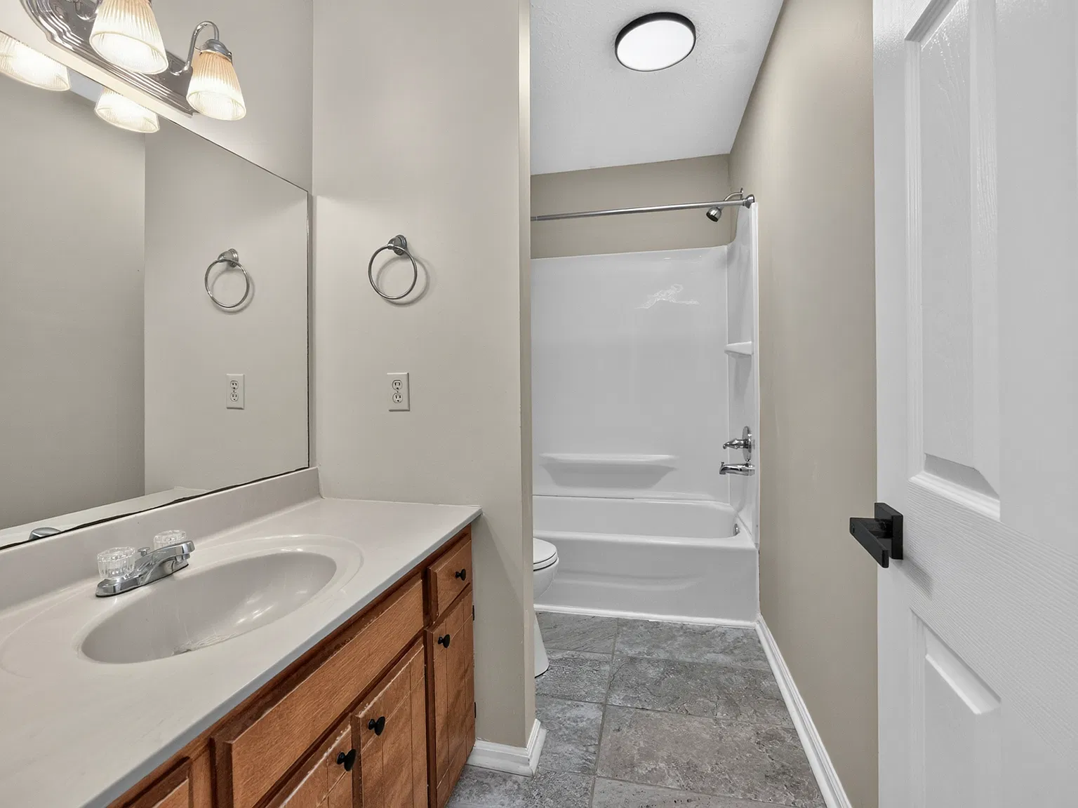 319 Deerpoint Drive — Photo 4