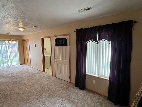 3rd image of 1212 Jonathan Cir