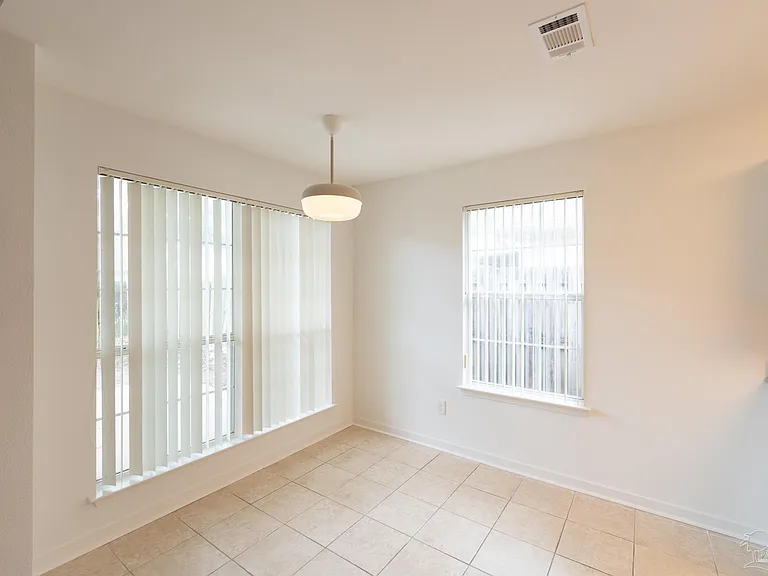 315 Mirabelle Dr — Photo 9