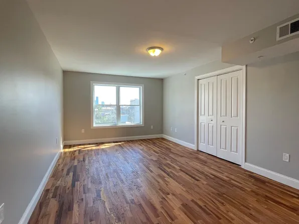 703a707 28th Street image 6 of 15