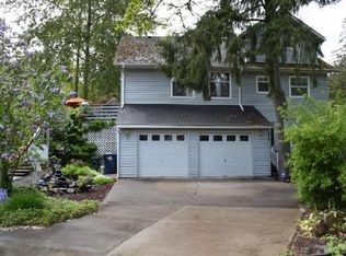 824 S 68th St, Springfield, OR 97478