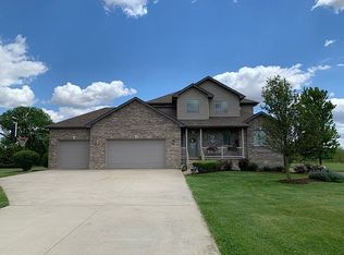 9719 N Prairie Trl, Grant Park, IL 60940