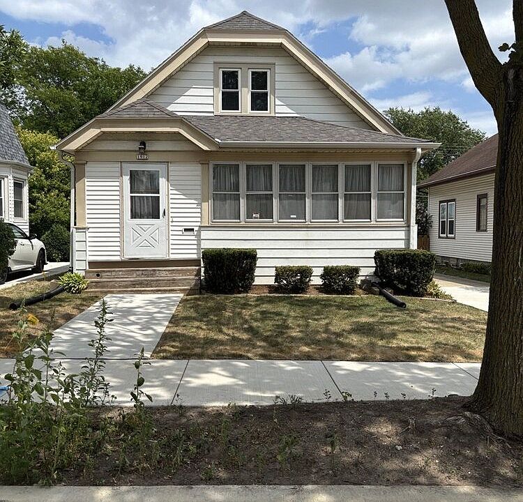 1st image of 1912 S 91st St