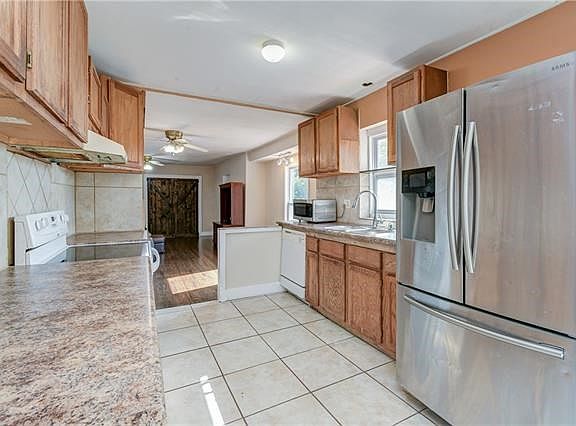 5th image of 12204 E 47th St