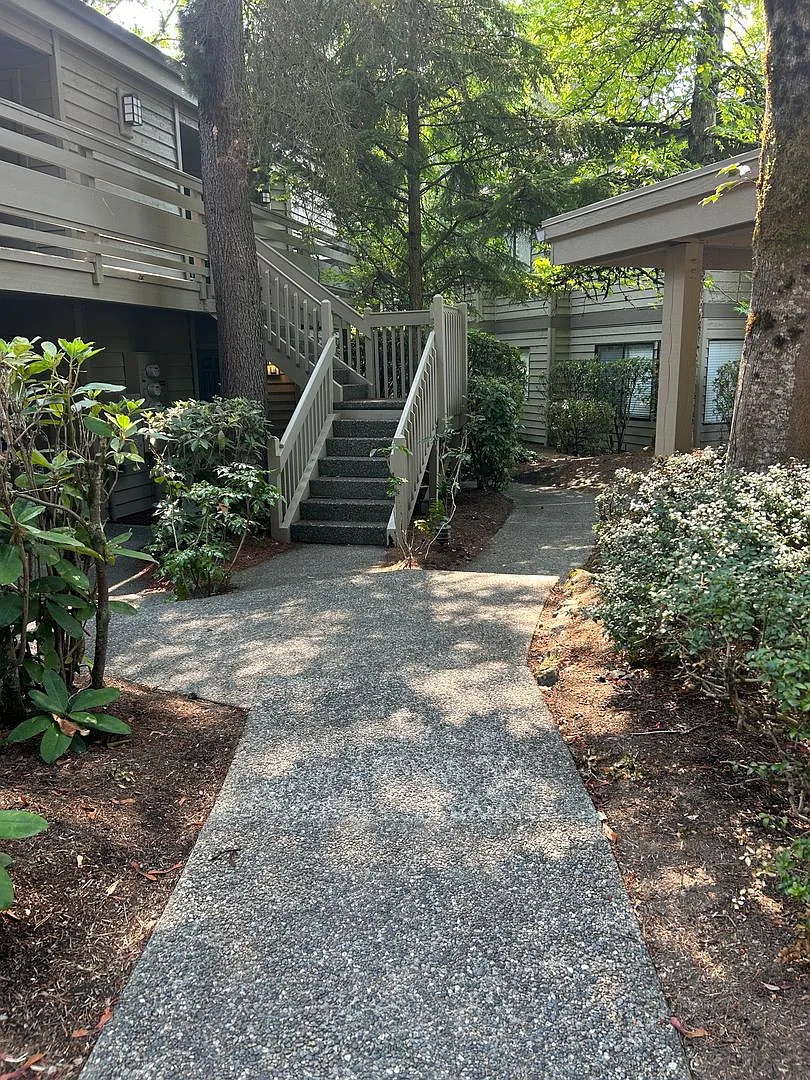 1Bd/1Ba Bellevue Condo — Photo 1