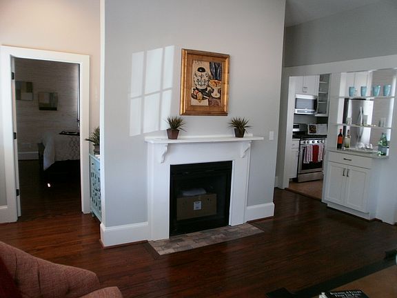 5th image of 906 W 2nd Ave