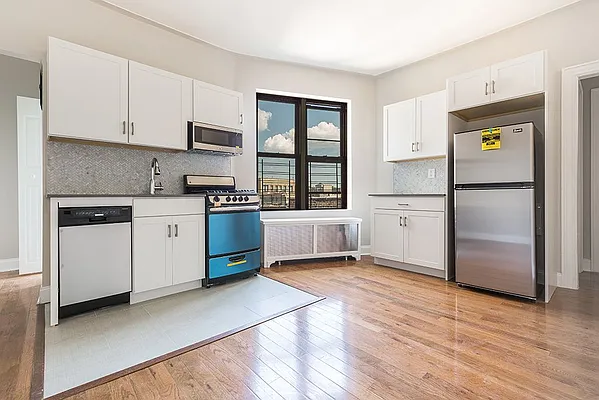 Rented by Dixon Advisory USA Inc. | media 5