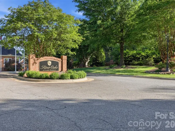 296 Broken Arrow Dr, Statesville, NC 28677