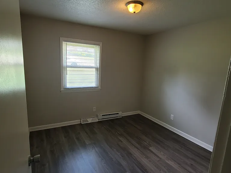 216 Lakeside Ave — Photo 4