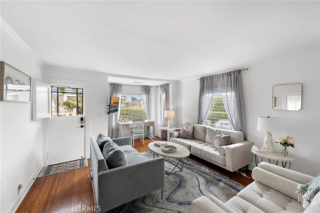 2 bed, 1000 sqft, $6,495 — Photo 4