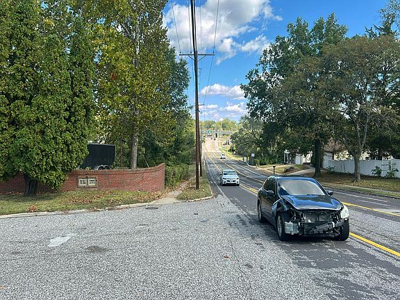5th image of 2203 Redman Rd