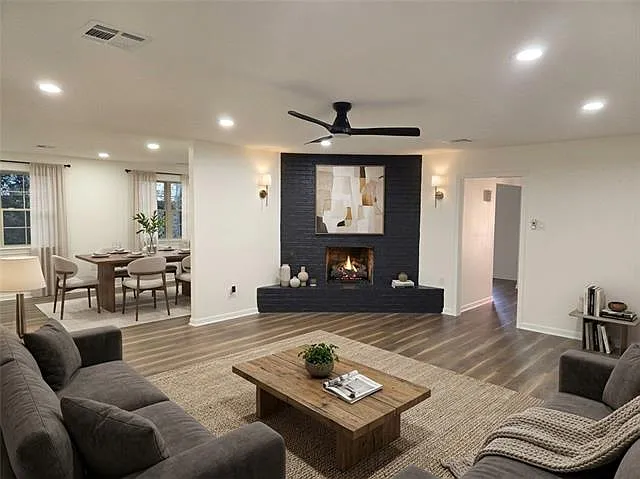 5 bed, 3.0 bath, 3271 sqft, $3,200 — Photo 2