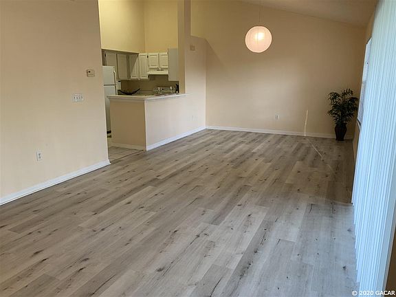 4th image of 10000 SW 52nd Ave APT 120