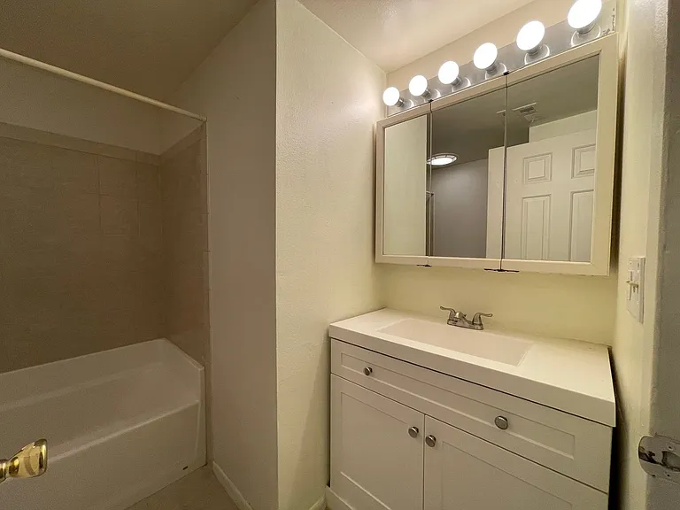 5918 S Willow Way — Photo 9