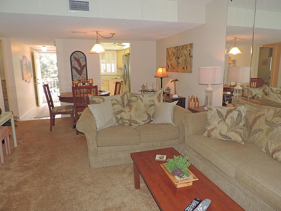 3rd image of 18081 SE Country Club Dr APT 10-100