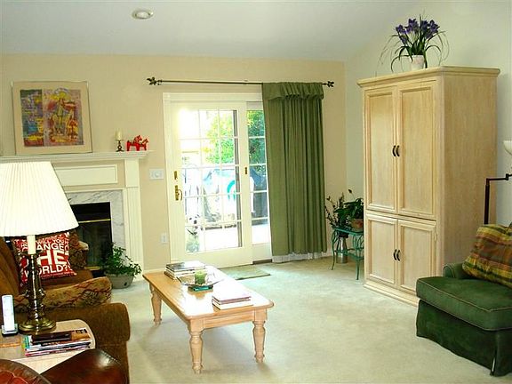 3rd image of 8873 Swancrest Dr