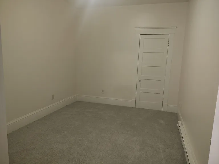 118 E 1st St #2 — Photo 16