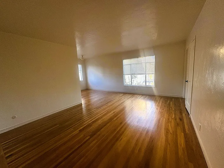3105 High St — Photo 3