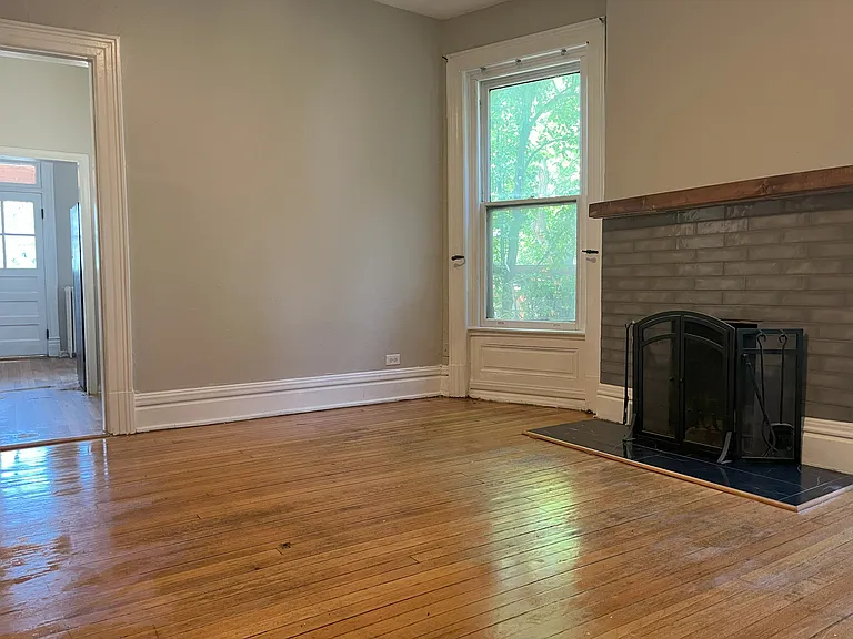 1259 N York St #5 — Photo 2