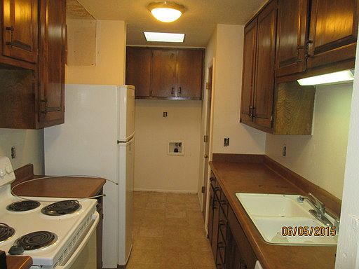 3rd image of 6828 Los Trechos Ct NE