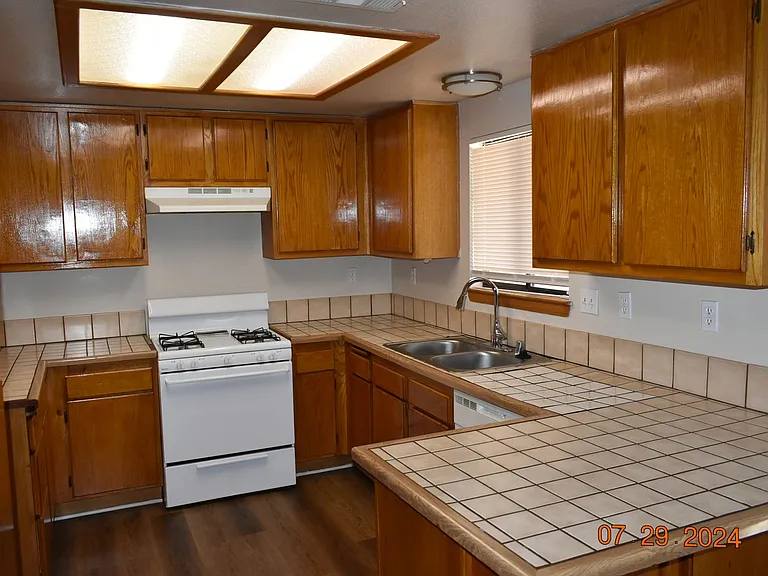 8100 Fernwood Ave — Photo 6