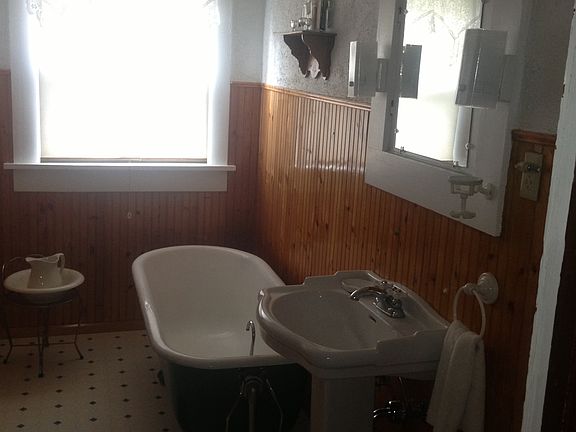 Bath - claw foot tub