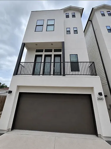 2610 Polk St Photo 1
