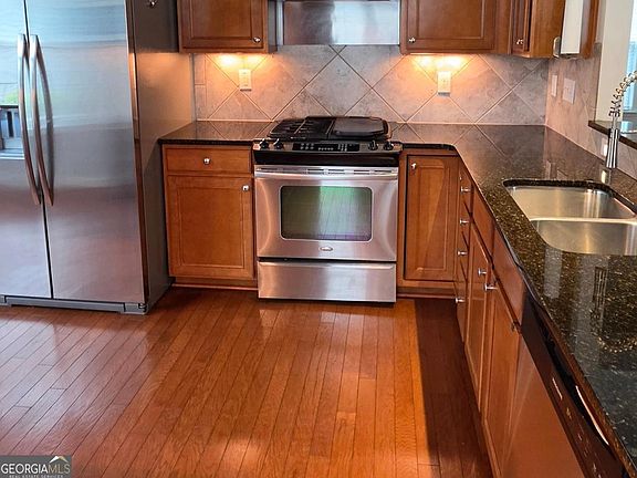 5th image of 151 Begonia Ct