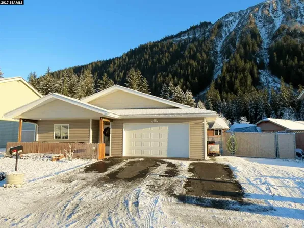4312 Manor Ave, Juneau, AK 99801