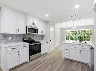 210 Squirebrook Dr, Desoto, TX 75115