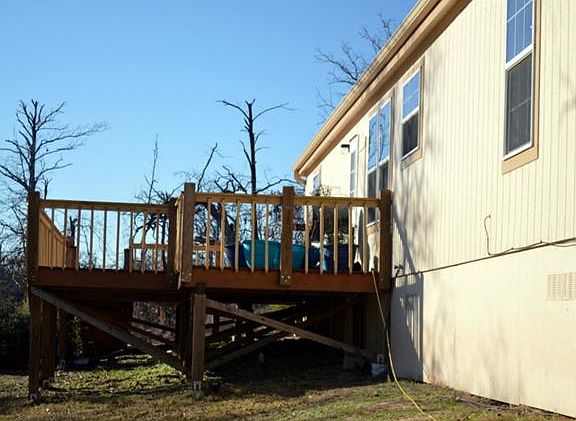 3rd image of 233 Lakeside Dr