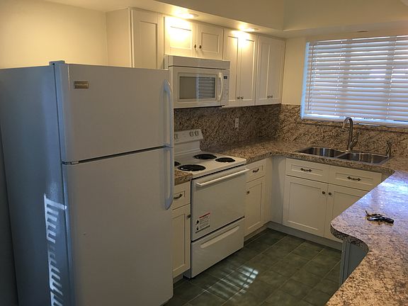 2nd image of 730 NE 11th Ave