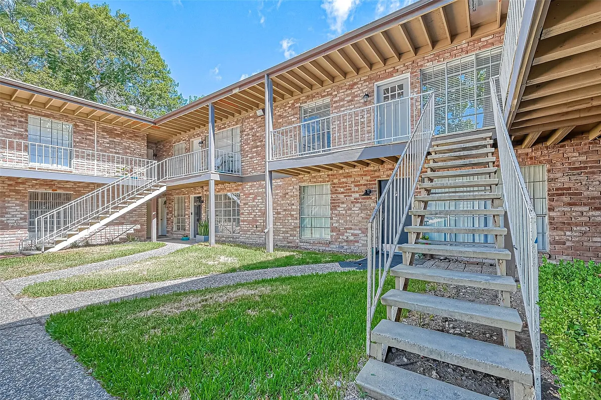 Building Photo - 7510 Shadyvilla Ln #20