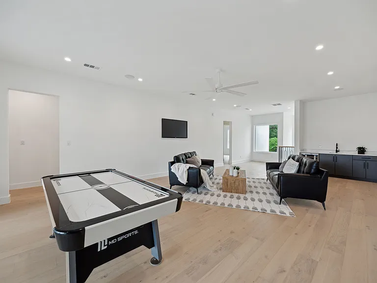 3815 Hawick Ln — Photo 33