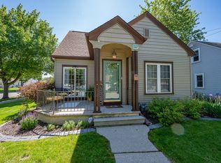 1327 12th Ave, Green Bay, WI 54304