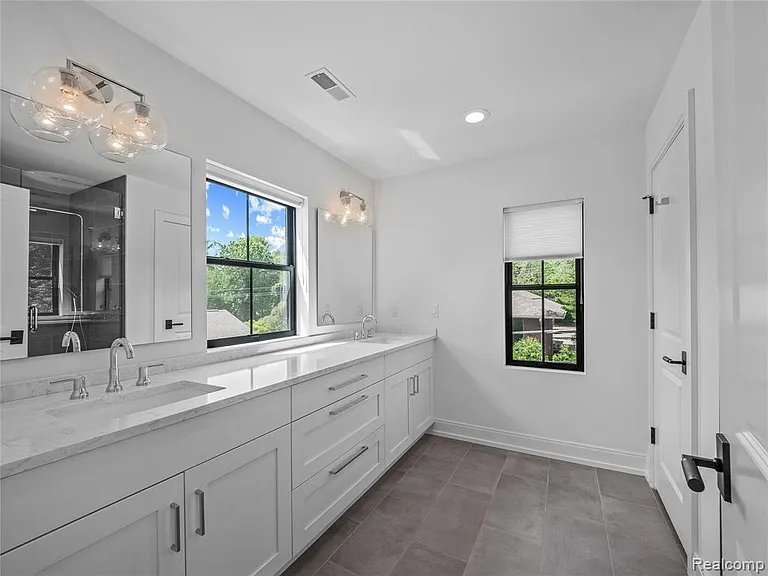 887 Redding Rd — Photo 14