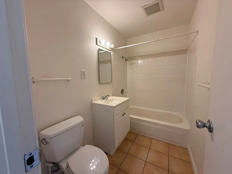 3138 California St #2 — Photo 12