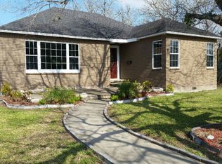 1102 E Sabine St, Victoria, TX 77901