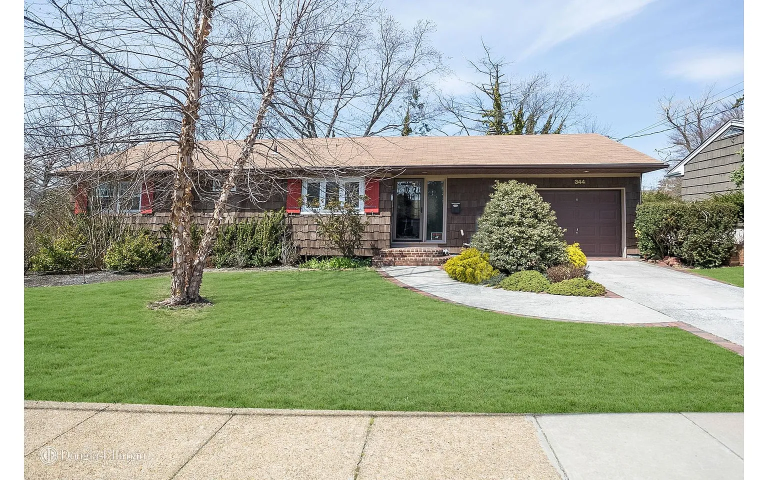 344 Rose St photo 1