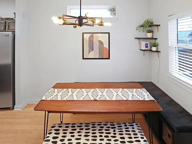 N Talbott St — Photo 14