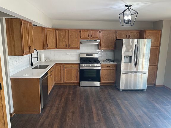 5th image of 227 W Clarendon Dr