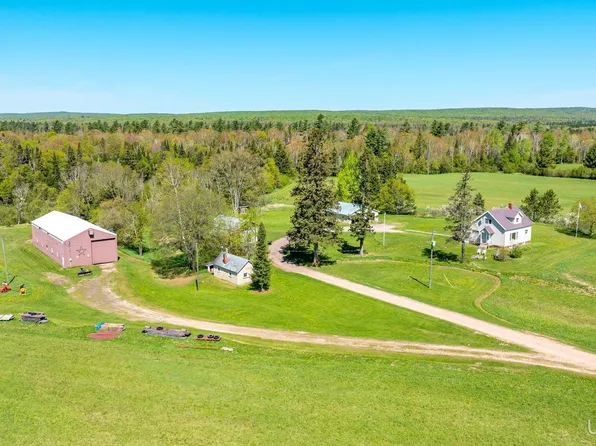 36841 River Rd, Chassell, MI 49916