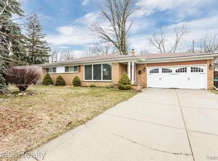 1825 E Maple Rd, Birmingham, MI 48009