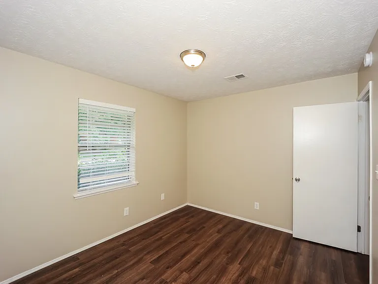 6133 Fieldcrest Dr — Photo 13