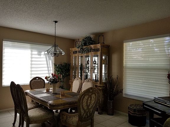 4th image of 632 Verona Pl
