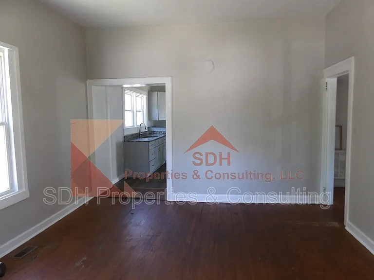 116 Aikman Ave — Photo 4