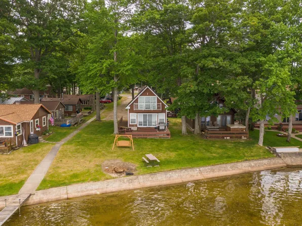 3974 W Houghton Lake Dr #2, Houghton Lake, MI 48629