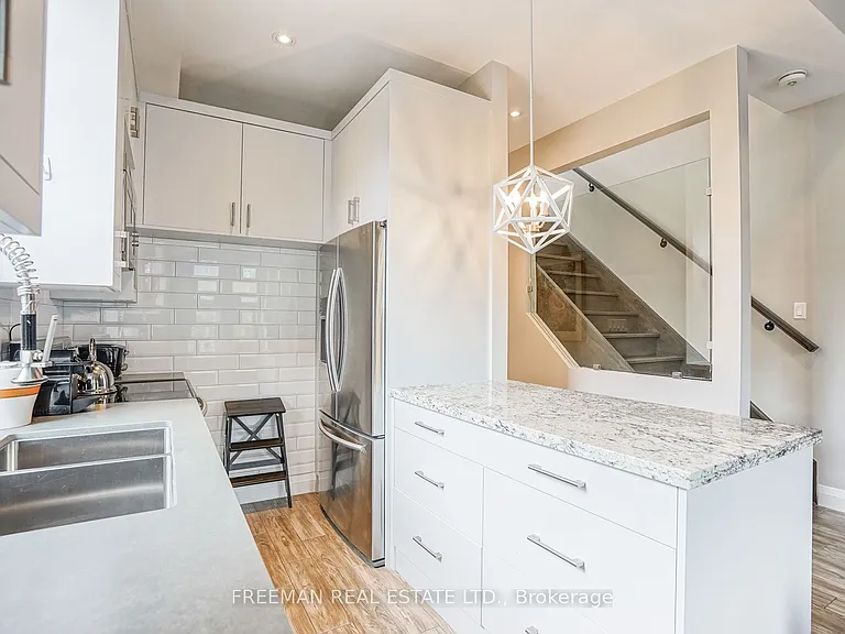 50 Russell St #2 — Photo 9