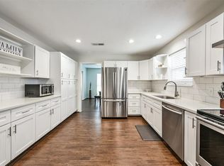 218 W North Hill Dr, Spring, TX 77388