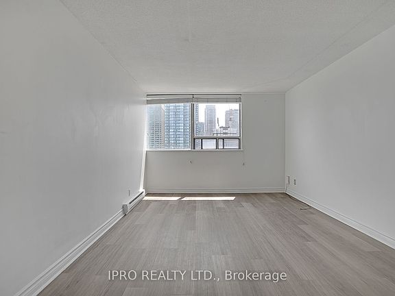 4th image of 914 Yonge St Unit 1704